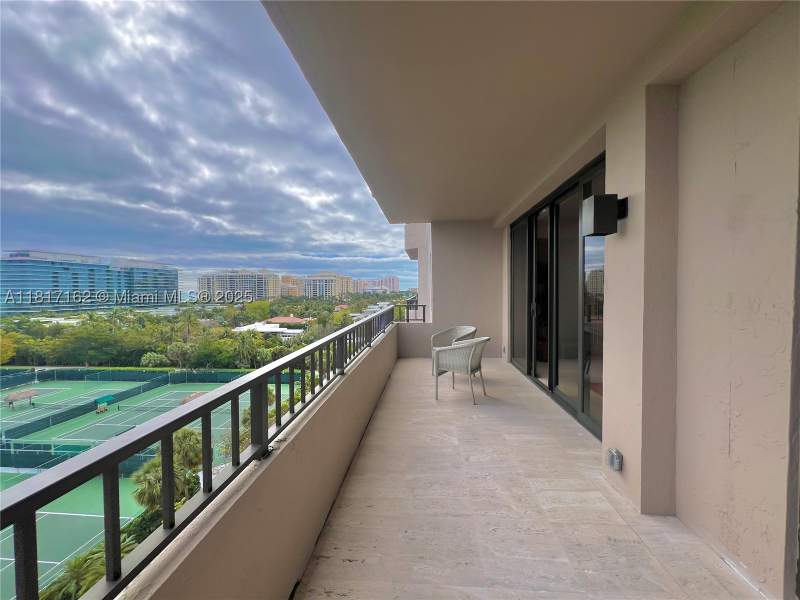 2 bedroom Condominium at 151 Crandon Blvd 702, The Emeraldbay @ Key Colon, Key Biscayne — photo 3