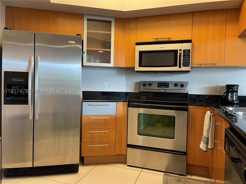 2 bedroom Condominium at 1750 N Bayshore Dr 1414, Opera Tower Condo, Miami — photo 4