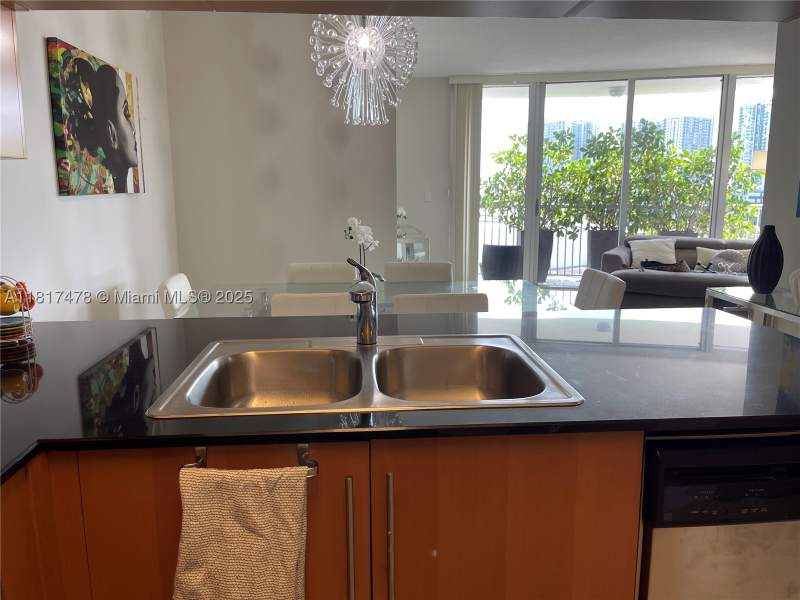 2 bedroom Condominium at 1750 N Bayshore Dr 1414, Opera Tower Condo, Miami — photo 5
