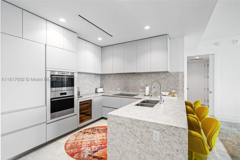 2 bedroom Condominium at 5775 Collins Ave 1602, Amd Pl Of 2nd Ocean Front, Miami Beach — photo 5