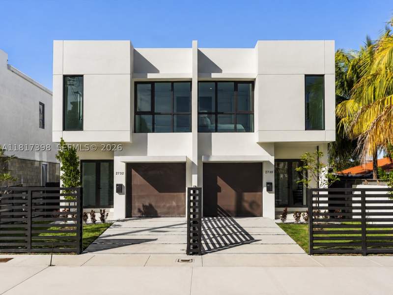 4 bedroom Townhouse at 2732 SW 31st Ave, Silver Bluff, Miami — photo 2