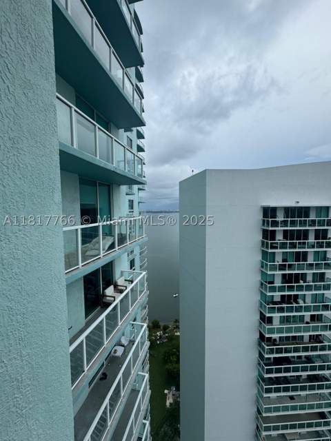 1900 N Bayshore Dr 3909, Miami FL - photo 9 of 31