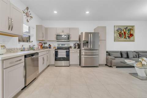 504 NE 1st Dr, Florida City FL - photo 6 of 49