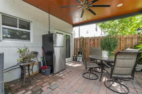 504 NE 1st Dr, Florida City FL - photo 8 of 49