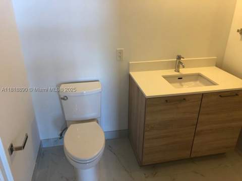 16385 Biscayne Blvd 1005, North Miami Beach FL - photo 21 of 53