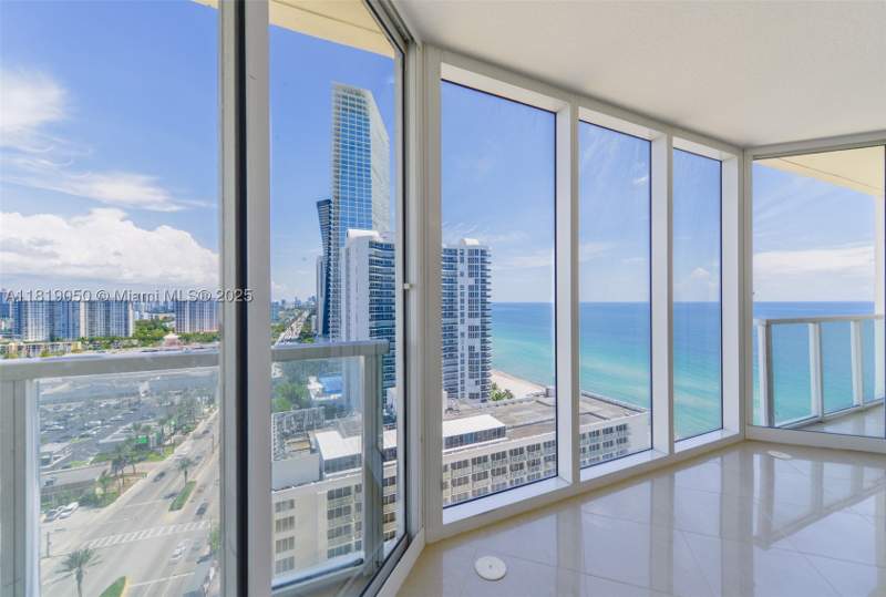 2 bedroom Condominium at 16699 Collins Ave 2107, La Perla Condo, Sunny Isles Beach — photo 5