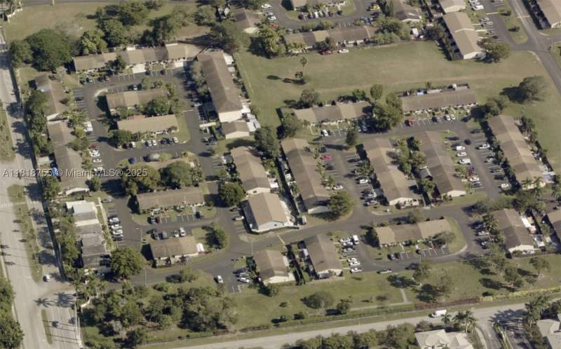 1 bedroom Townhouse at 28091 SW 143rd Ct, Seapines, Homestead — photo 3
