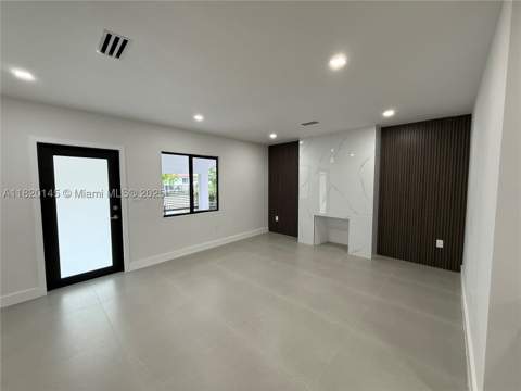 1125 NW 37th St, Miami FL - photo 6 of 14