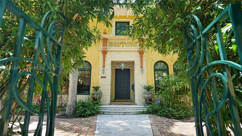 4 bedroom SingleFamilyResidence at 2050 Alton Rd, Amd Plat Of Sunset Lake S, Miami Beach — photo 5