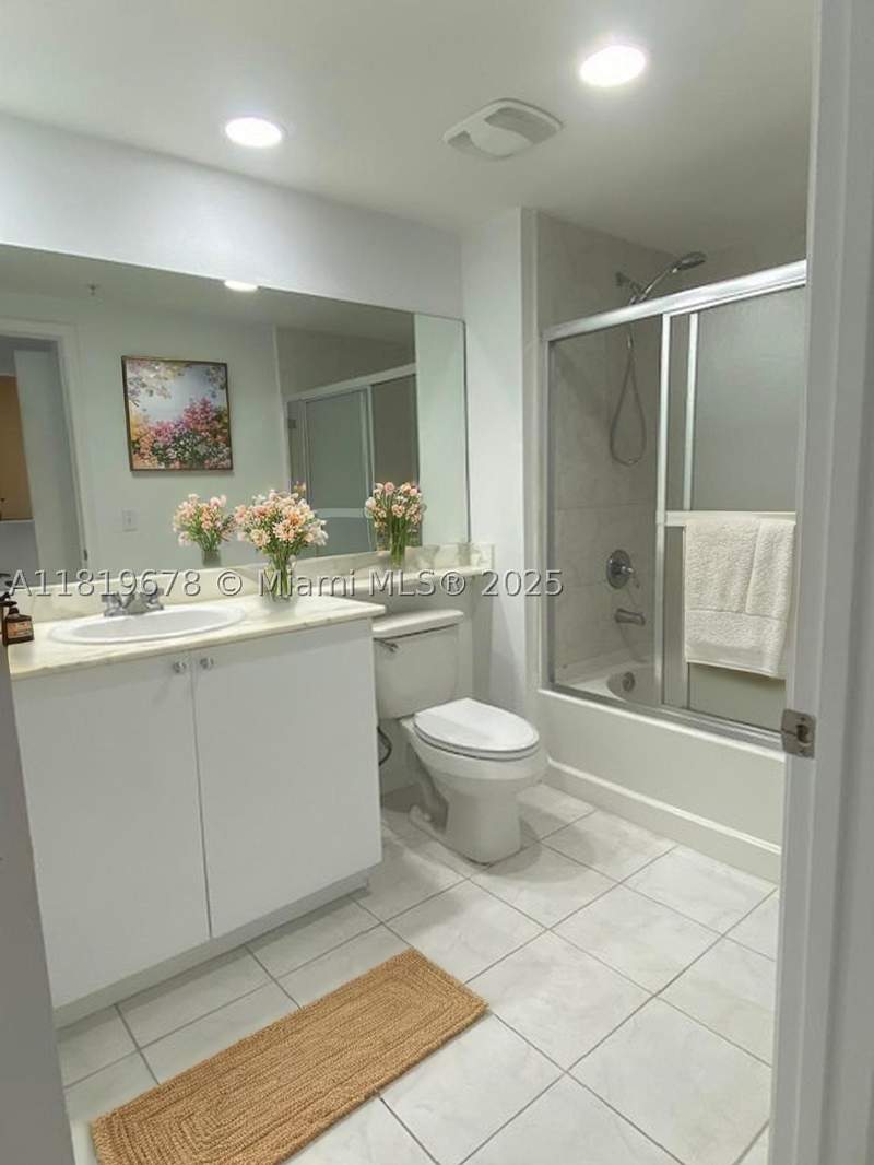 1 bedroom Condominium at 2775 NE 187th St 407, Venture At Aventura West, Aventura — photo 4