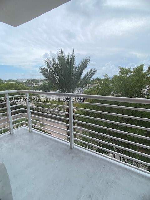 2775 NE 187th St 407, Aventura FL - photo 7 of 38
