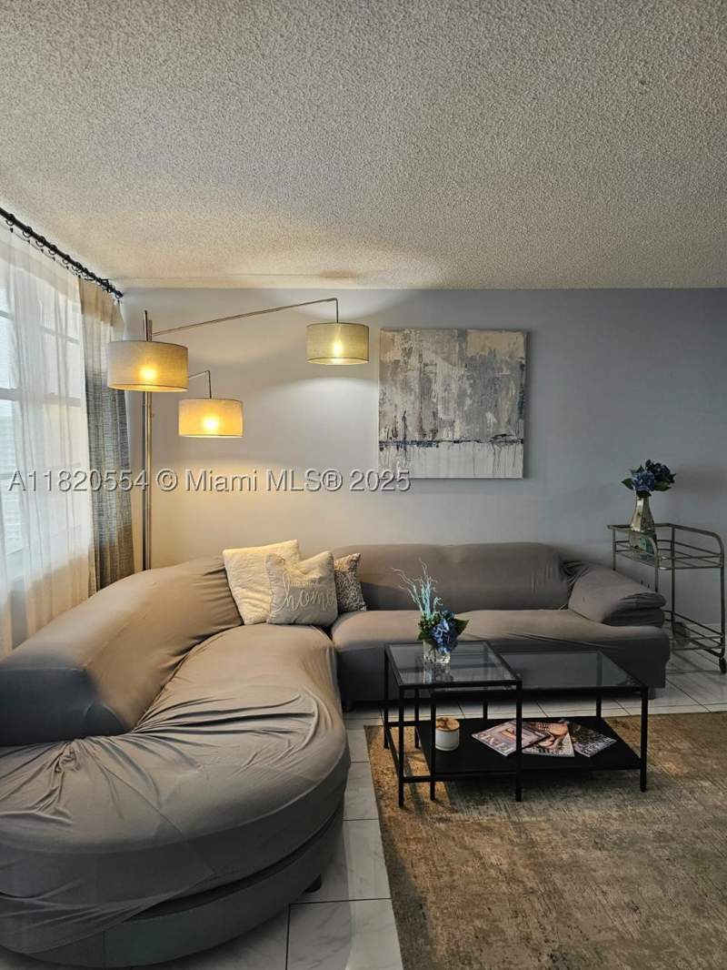 2 bedroom Condominium at 251 174th St 2111, Winston Towers 200, Sunny Isles Beach — photo 2