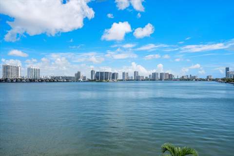 251 174th St 2111, Sunny Isles Beach FL - photo 22 of 32