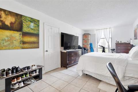 13499 Biscayne Blvd 406, North Miami FL - photo 10 of 11