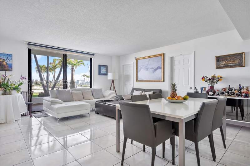 2 bedroom Condominium at 13499 Biscayne Blvd 406, Sailboat Cay Condo, North Miami — photo 2