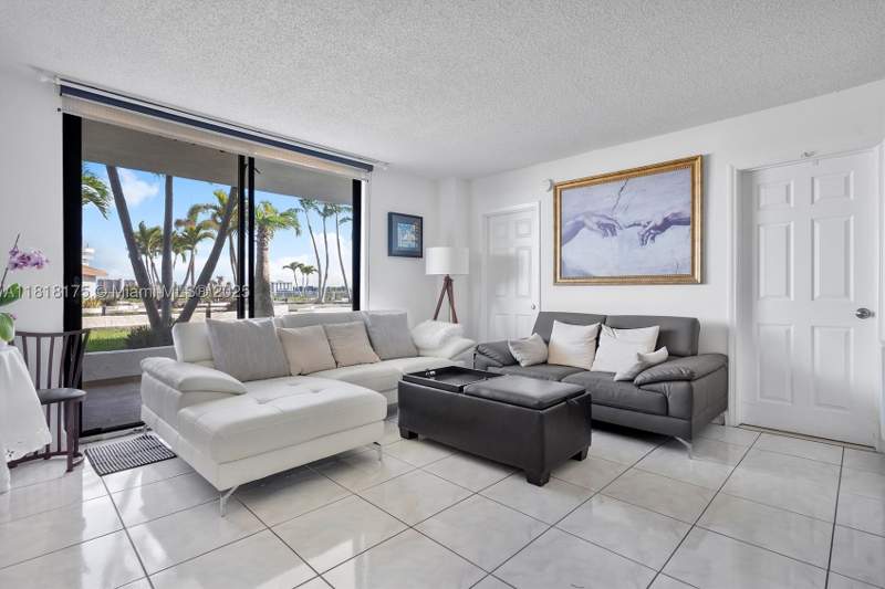2 bedroom Condominium at 13499 Biscayne Blvd 406, Sailboat Cay Condo, North Miami — photo 3