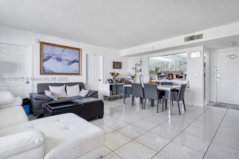 2 bedroom Condominium at 13499 Biscayne Blvd 406, Sailboat Cay Condo, North Miami — photo 4