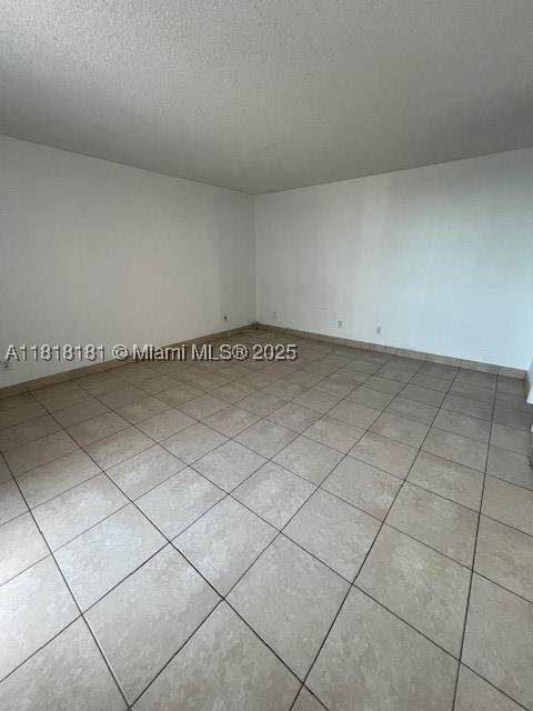 13499 Biscayne Blvd 602, North Miami FL - photo 7 of 12