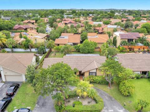 20100 NE 10th Place Way, Miami FL - photo 8 of 16