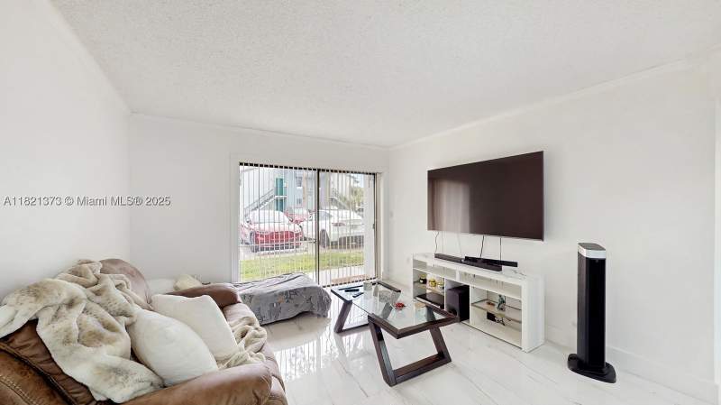 1 bedroom Condominium at 7180 NW 179th St 105, Villa Bellini Condo, Hialeah — photo 2