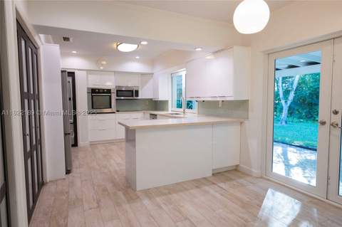 13200 SW 59th Ave, Pinecrest FL - photo 7 of 29