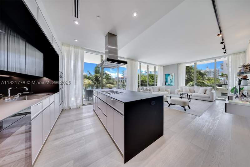 2 bedroom Condominium at 300 Collins Ave 3D, 300 Collins Condo, Miami Beach — photo 3