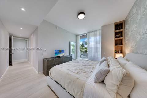300 Collins Ave 3D, Miami Beach FL - photo 7 of 19