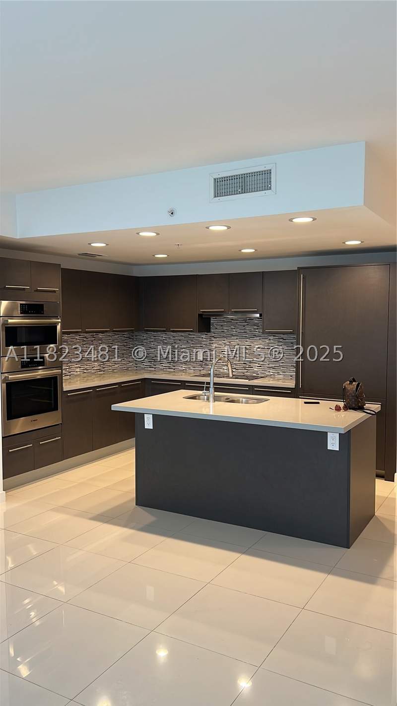3 bedroom Condominium at 7661 NW 107th Ave 207, Grand Bay Commons South, Doral — photo 2