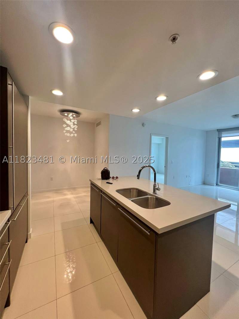 3 bedroom Condominium at 7661 NW 107th Ave 207, Grand Bay Commons South, Doral — photo 5
