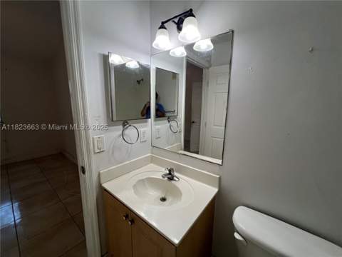 1250 SE 28th Ct 203, Homestead FL - photo 11 of 11