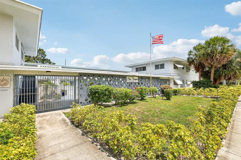2 bedroom StockCooperative at 12665 NE 16th Ave 22, Casa-Biscayne Co-Op Apts, North Miami — photo 2