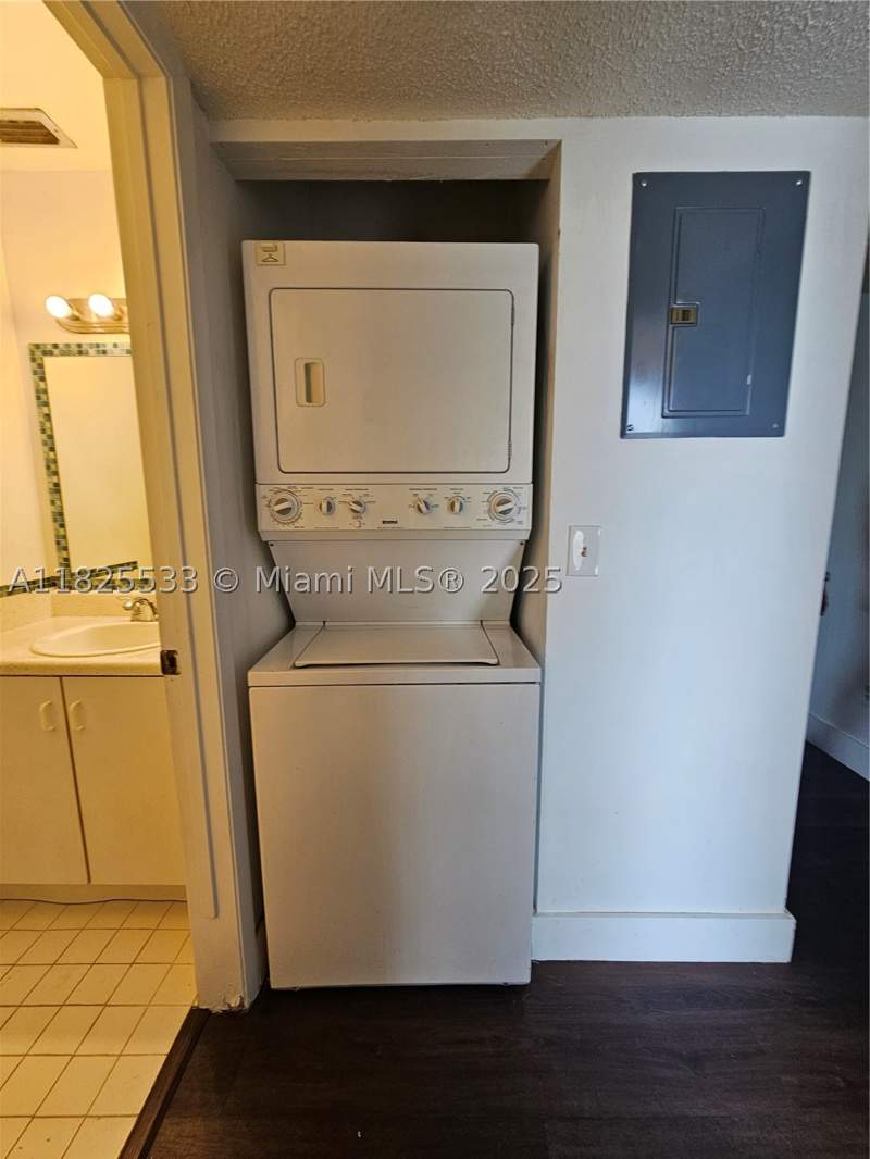 2 bedroom Condominium at 1002 Adams Ave 1002E, Lakeshore Condo #2, Homestead — photo 5