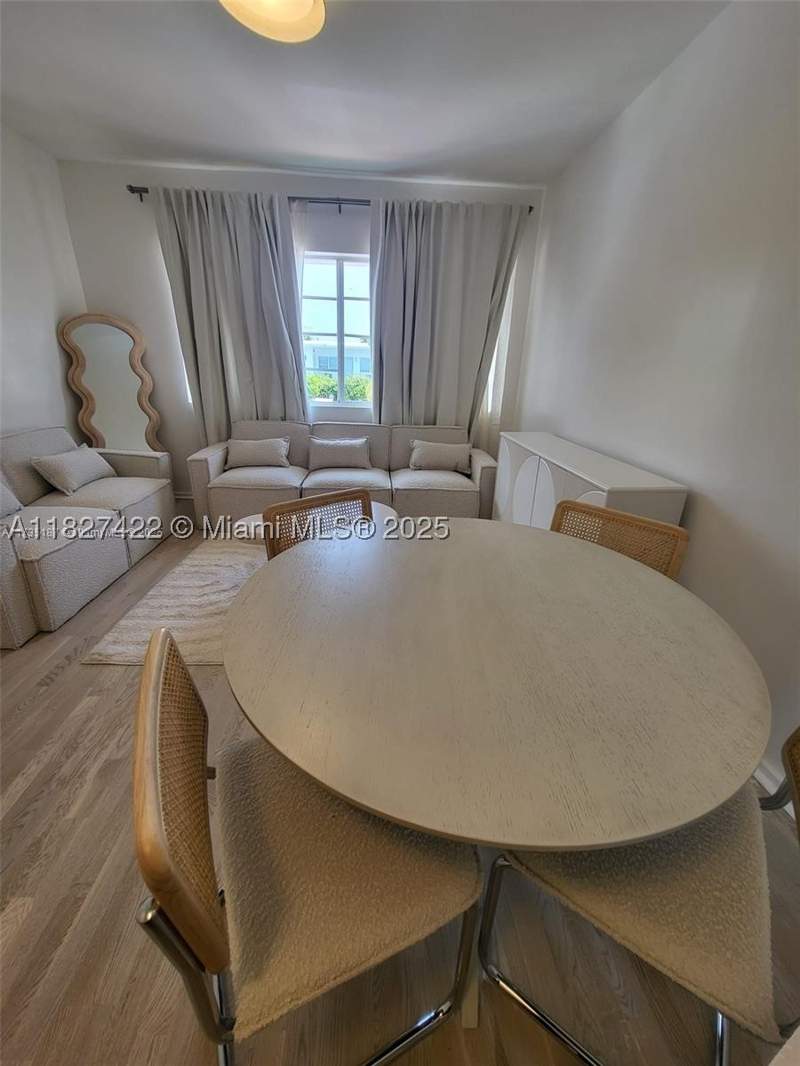 1 bedroom Condominium at 810 7th St 206, First Deco Condo, Miami Beach — photo 3