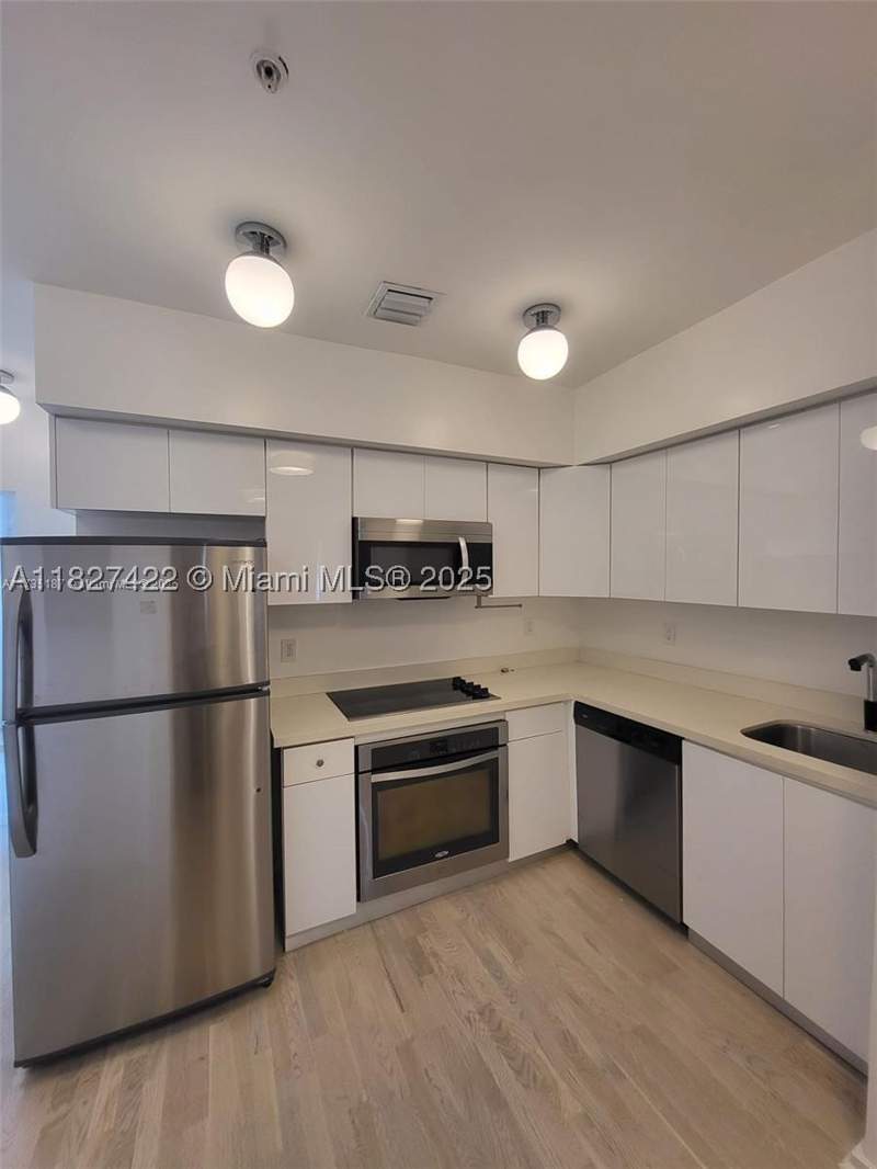 1 bedroom Condominium at 810 7th St 206, First Deco Condo, Miami Beach — photo 4