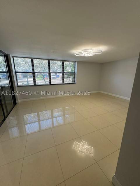 20401 NE 30th Ave 124-8, Aventura FL - photo 7 of 24