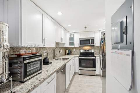 2401 Collins Ave 1011, Miami Beach FL - photo 11 of 14