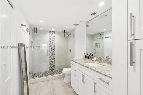 2401 Collins Ave 1011, Miami Beach FL - photo 6 of 14