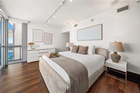 101 20th St 3803, Miami Beach FL - photo 13 of 36