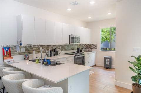 4269 NW 83rd Path, Doral FL - photo 10 of 50