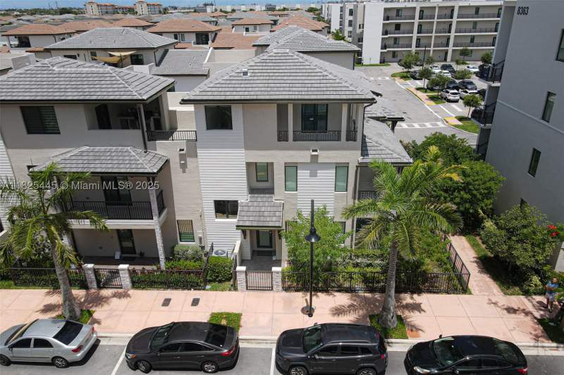 3 bedroom Townhouse at 4269 NW 83rd Path, Downtown Doral South Phas, Doral — photo 5