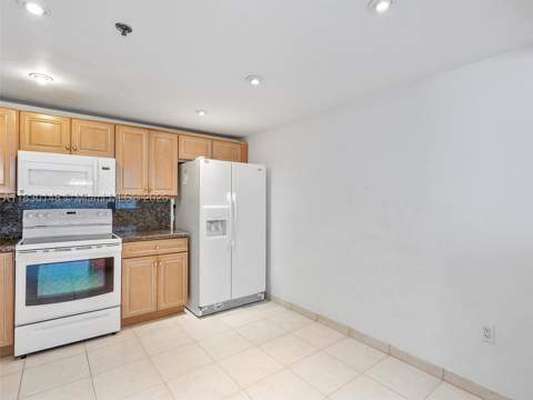 210 174th St 2005, Sunny Isles Beach FL - photo 12 of 51