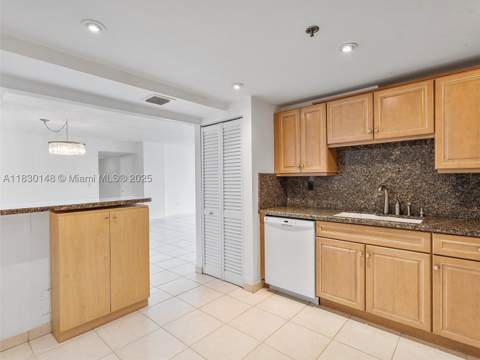 210 174th St 2005, Sunny Isles Beach FL - photo 14 of 51