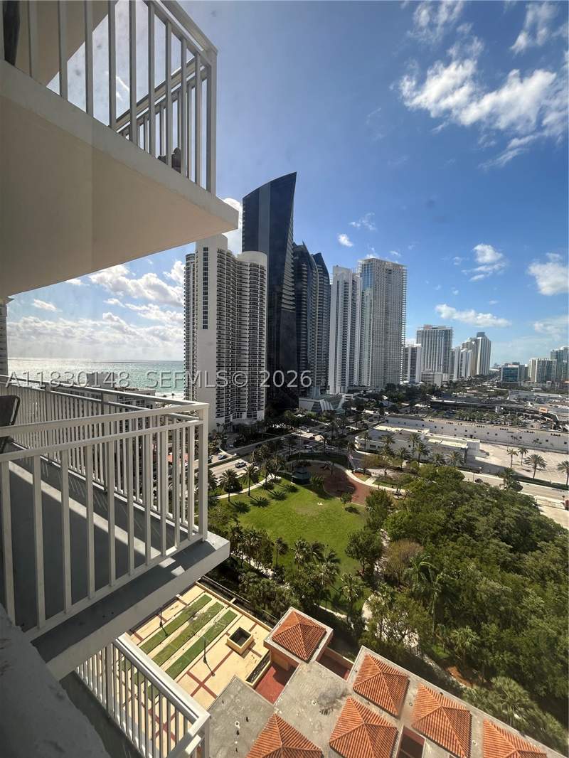 3 bedroom Condominium at 210 174th St 2005, Winston Towers 600 Condo, Sunny Isles Beach — photo 5