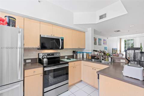 2811 NE 185th St 804, Aventura FL - photo 12 of 31