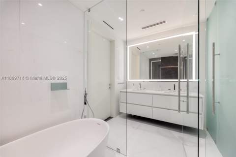 300 Biscayne Blvd Way 5205W, Miami FL - photo 16 of 40