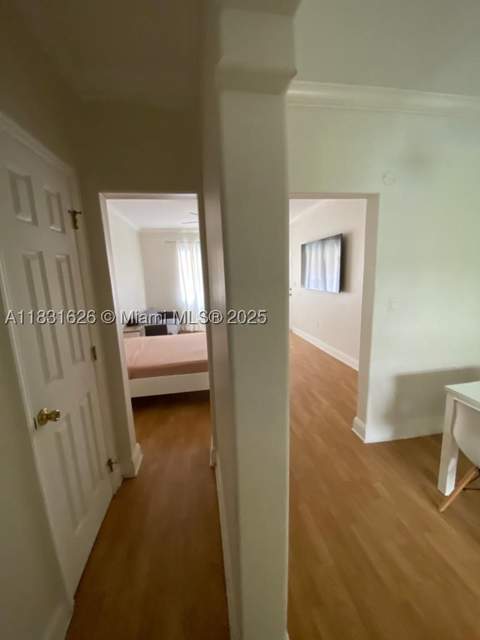 1227 Euclid Ave 6, Miami Beach FL - photo 6 of 24