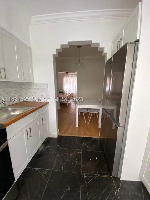 1227 Euclid Ave 6, Miami Beach FL - photo 8 of 24