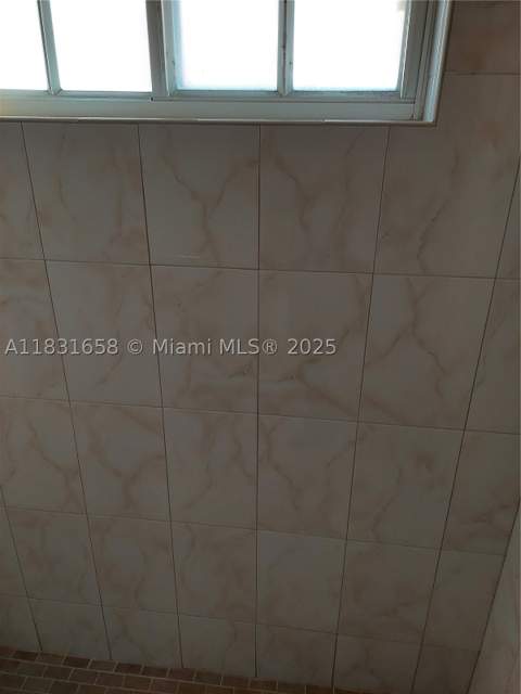 2403 W 76th St 203, Hialeah FL - photo 11 of 14