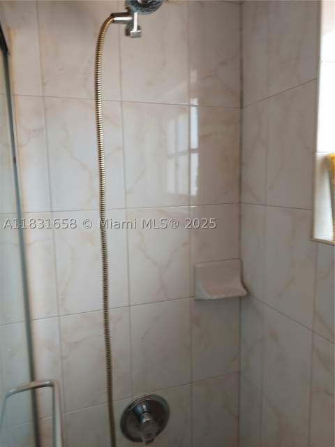 2403 W 76th St 203, Hialeah FL - photo 9 of 14