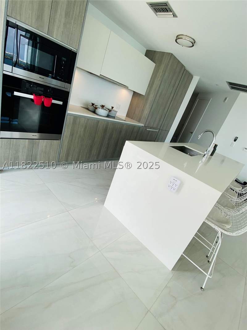 3 bedroom Condominium at 2900 NE 7th Ave 1407, Biscayne Beach Condo, Miami — photo 4